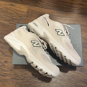 New Balance 530 Women Beige Brand New